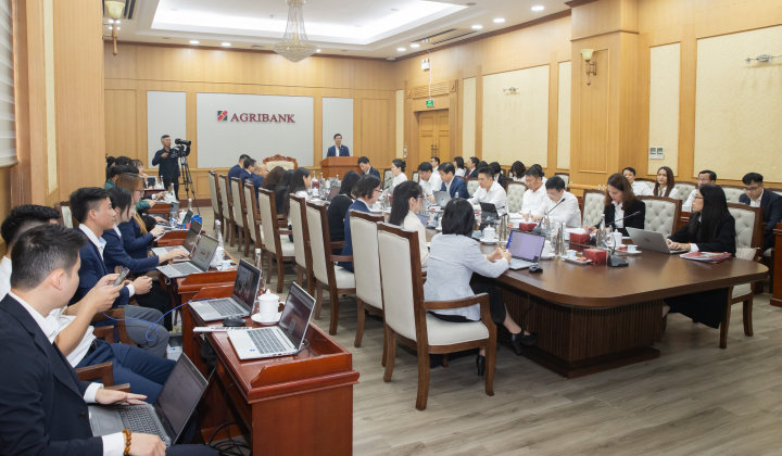 Agribank tăng tốc hỗ trợ hộ kinh doanh chuyển đổi số và thực thi Nghị định 70/2025/NĐ-CP