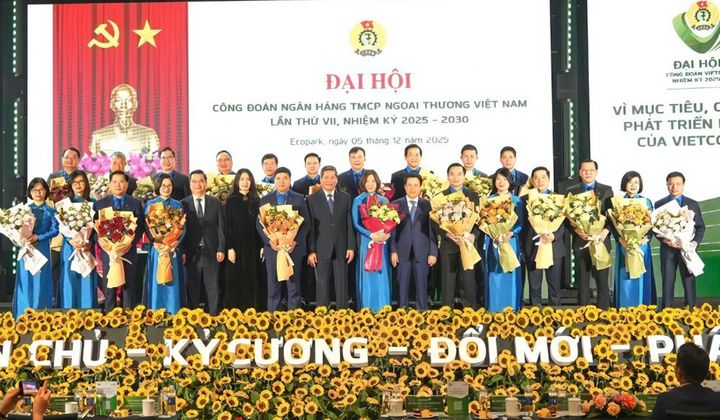 Ông Hồng Quang giữ chức Chủ tịch Công đoàn Vietcombank khóa VII