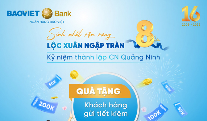 BAOVIET Bank Quảng Ninh tặng quà khách gửi tiết kiệm dịp kỷ niệm 8 năm