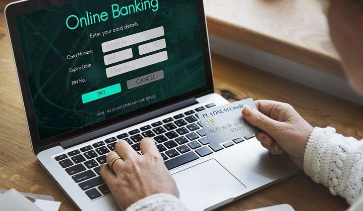 04 tính năng tối thiểu phần mềm ứng dụng Online Banking phải có theo Thông tư 50 là tính năng nào?