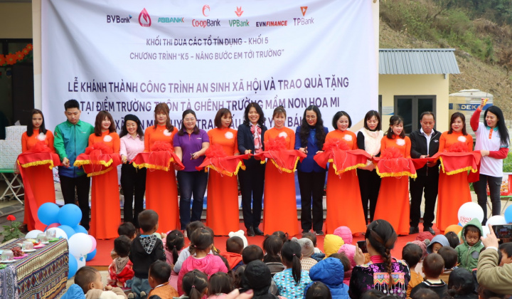 EVNFinance chung tay nối dài hành trình "Nâng bước em đến trường"
