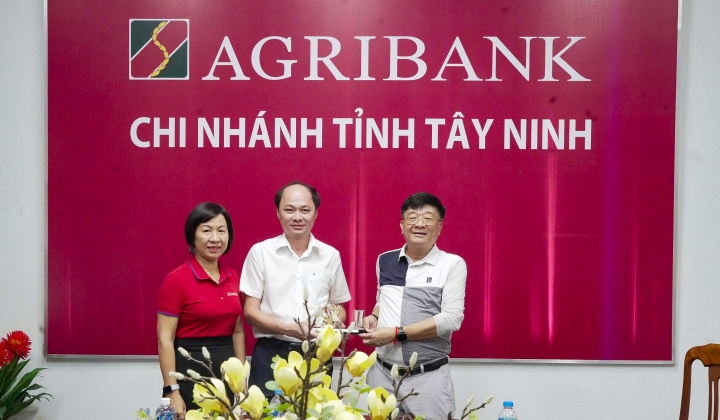Phó Chủ tịch, Tổng Thư ký Nguyễn Quốc Hùng thăm, làm việc với Chi nhánh Agribank Tây Ninh