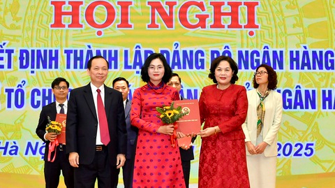 Bà Lê Thị Thuý Sen làm Tổng Biên tập Thời báo Ngân hàng