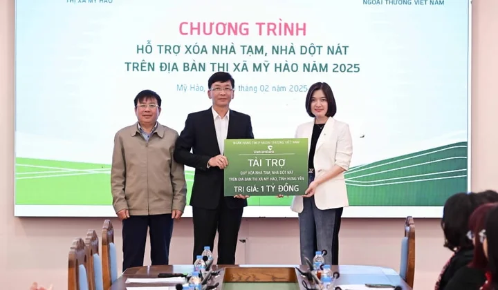 Vietcombank tài trợ 1 tỷ đồng cho quỹ xóa nhà tạm, nhà dột nát tại tỉnh Hưng Yên