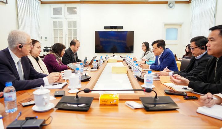 VNBA and IFC experts talk on developing debt settlement documents