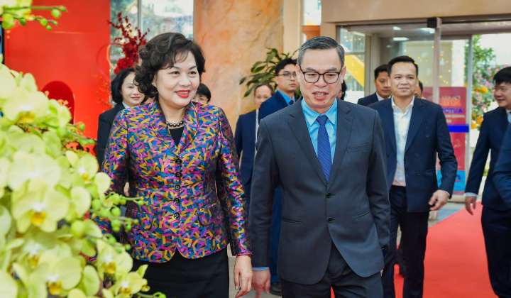 Thống đốc Nguyễn Thị Hồng thăm và chúc mừng năm mới Vietinbank
