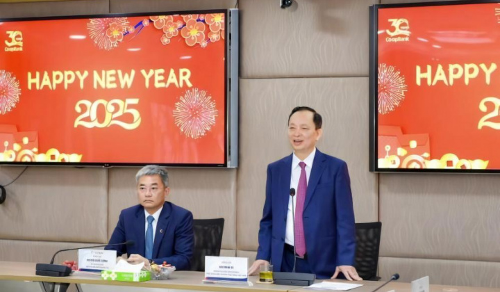 Phó Thống đốc thường trực Đào Minh Tú thăm và chúc mừng năm mới Ngân hàng Hợp tác xã Việt Nam