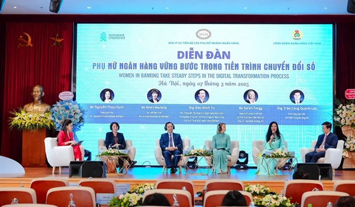 Standard Chartered and State Bank of Việt Nam celebrate women in banking