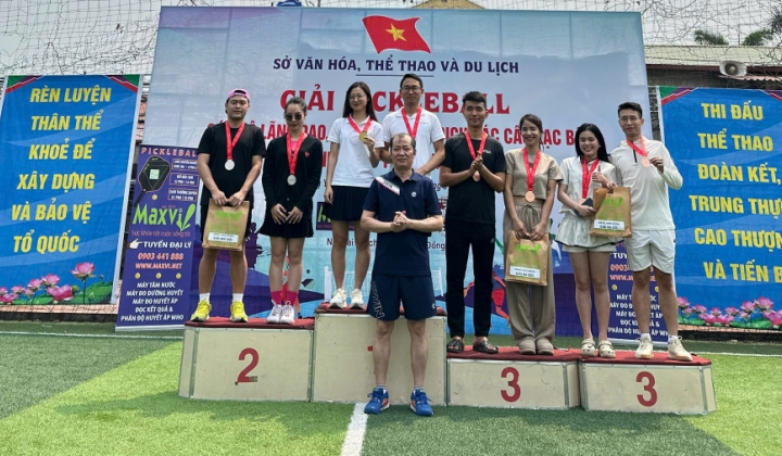 Vietcombank Hưng Yên giành huy chương Vàng và Bạc giải Pickleball tỉnh Hưng Yên