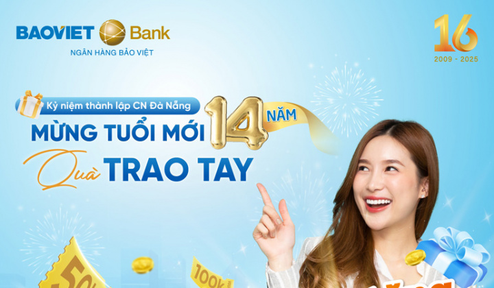 BAOVIET Bank Đà Nẵng tặng quà khách gửi tiết kiệm dịp kỷ niệm 14 năm
