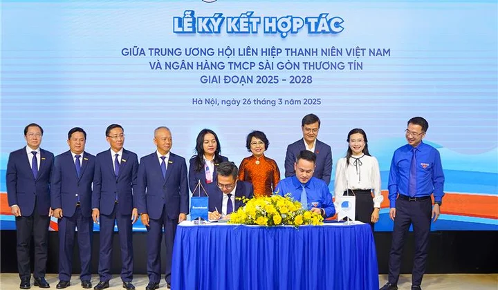 Sacombank đưa tài chính số đến sinh viên và thanh niên Việt
