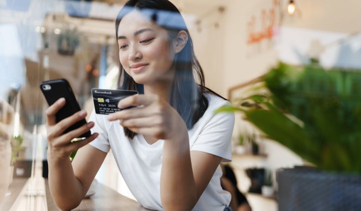 Sacombank ưu đãi khách hàng Nữ dịp 8/3