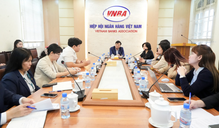 Hiệp hội Ngân hàng tiếp tục hoàn thiện dự thảo Sổ tay hỗ trợ xử lý tài khoản, thẻ