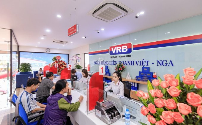 VRB tặng thêm 0,5%/năm lãi suất cho khách gửi tiền online trên App iplus