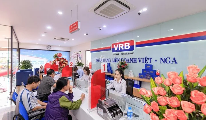 VRB tặng thêm 0,5%/năm lãi suất cho khách gửi tiền online trên App iplus