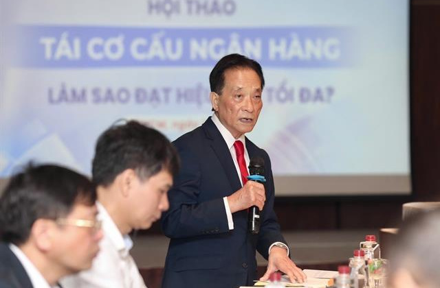 Seminar discusses how to successfully restructure banking sector