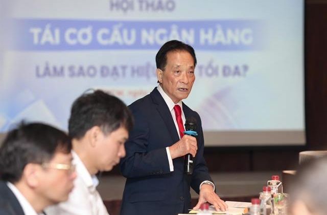 Seminar discusses how to successfully restructure banking sector
