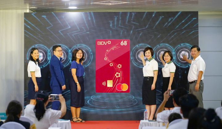 BIDV ra mắt chiến dịch “68 năm Tự hào cùng Việt Nam - Kết nối triệu hành trình”