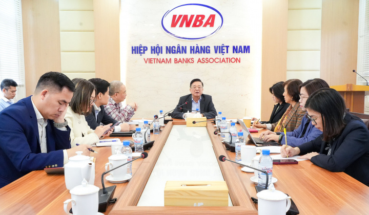 Câu lạc bộ Tài chính Tiêu dùng họp thường kỳ