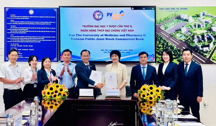 PVcomBank và Trường Đại học Y Dược Cần Thơ ký kết biên bản ghi nhớ hợp tác toàn diện