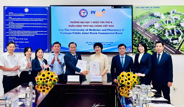 PVcomBank và Trường Đại học Y Dược Cần Thơ ký kết biên bản ghi nhớ hợp tác toàn diện