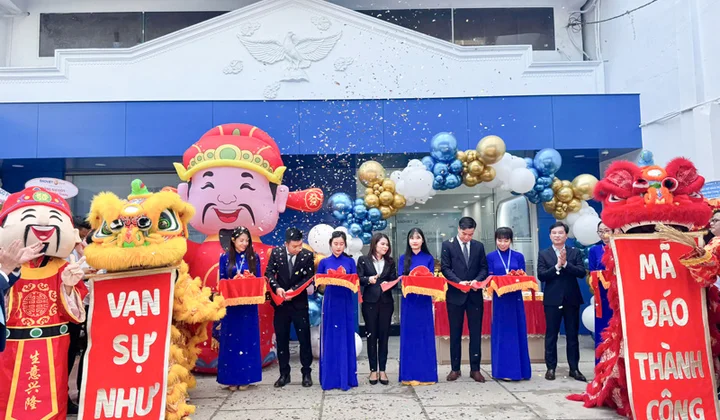 BAOVIET Bank Lạc Long Quân khai trương trụ sở mới