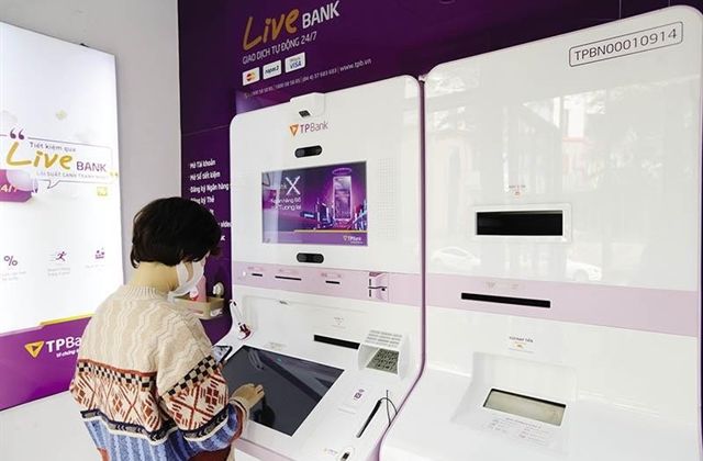 Banks cut staff and transaction branches amid digital promotion