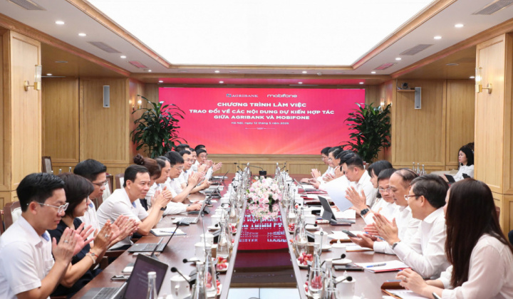 Agribank and MobiFone cooperate comprehensively, promoting digital transformation