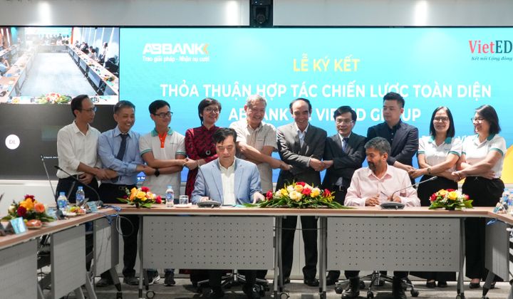 ABBANK and VietED Group join hands to develop sustainable livelihood solutions for farming households.