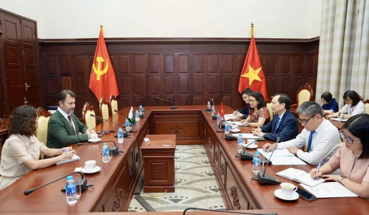 Phó Thống đốc Thường trực Đào Minh Tú tiếp Đại sứ Pakistan tại Việt Nam