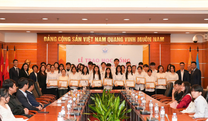 Quỹ học bổng Thắp Sáng Niềm Tin: Hành trình 18 năm chắp cánh tri thức, lan tỏa yêu thương