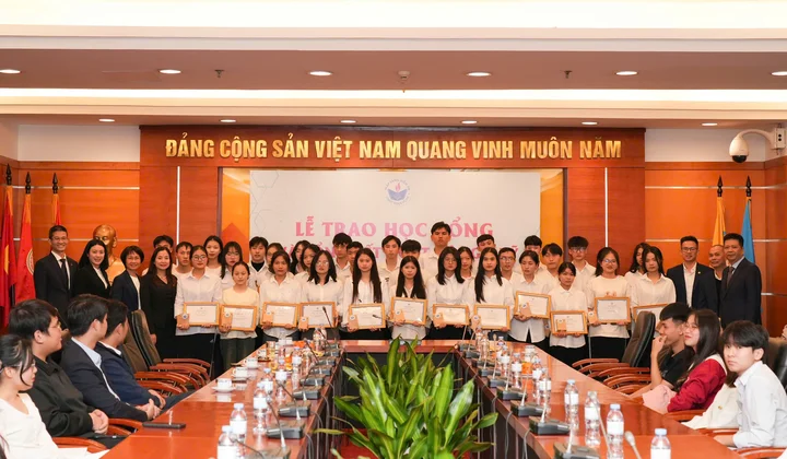 Quỹ học bổng Thắp Sáng Niềm Tin: Hành trình 18 năm chắp cánh tri thức, lan tỏa yêu thương