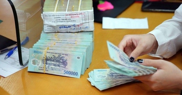 Interest rate development applied by credit institutions in April 2025