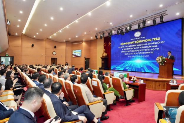Entire banking industry to apply technology and digital transformation