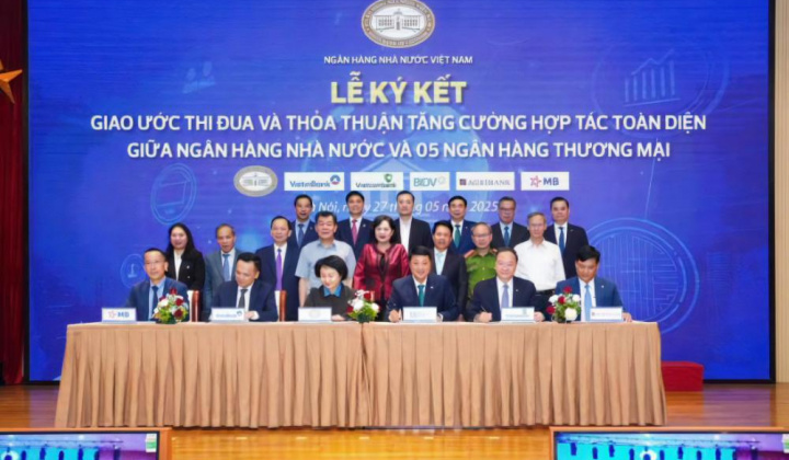 Ký Giao ước thi đua và Thỏa thuận tăng cường hợp tác toàn diện giữa Ngân hàng Nhà nước và 5 ngân hàng thương mại