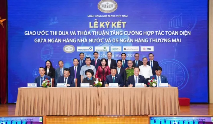 Ký Giao ước thi đua và Thỏa thuận tăng cường hợp tác toàn diện giữa Ngân hàng Nhà nước và 5 ngân hàng thương mại