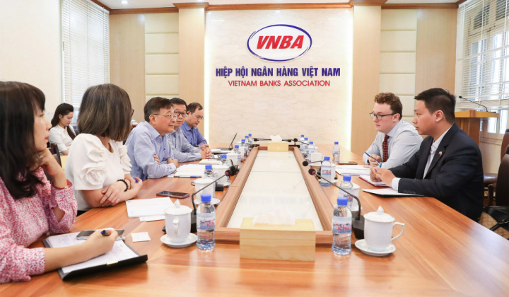 Vietnam Banks Association works with British Consulate General