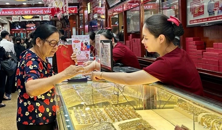 Central bank proposes mandatory bank transfers for gold