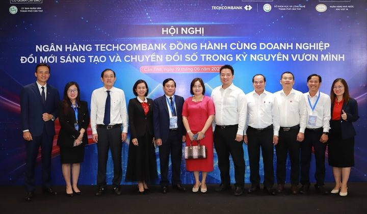 Techcombank đồng hành chuyển đổi số cùng doanh nghiệp Cần Thơ