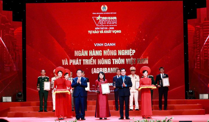 Agribank nhận giải 'Vinh quang Việt Nam 2025'
