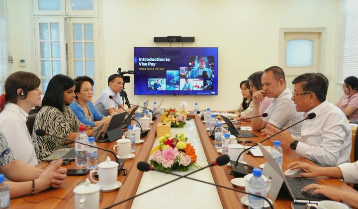 VNBA and Visa hold quarterly meeting