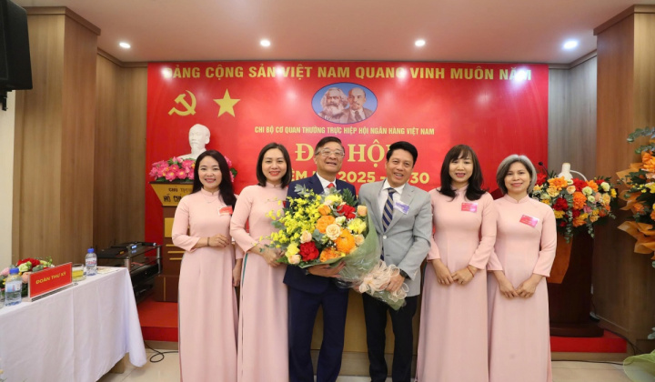 Accompanying the development of credit institutions in the rise era