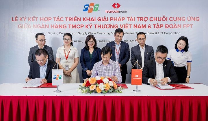 Techcombank hỗ trợ vốn cho hơn 11.000 cửa hàng thuộc Tập đoàn FPT