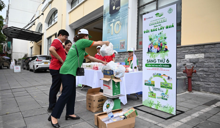 SeABank tổ chức “Ngày hội đổi rác lấy quà” lan tỏa lối sống xanh, giữ gìn Hà Nội sạch đẹp