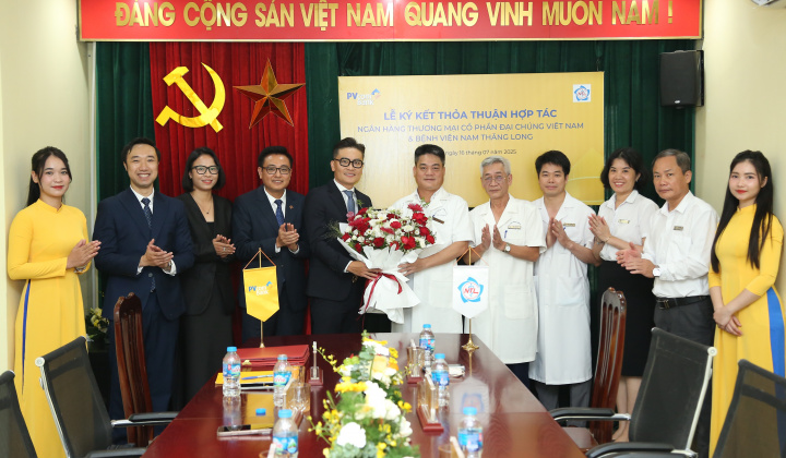 PVcomBank hợp tác bệnh viện Nam Thăng Long thúc đẩy thanh toán số