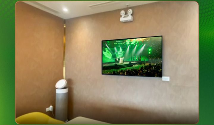 VCBNeo quảng bá qua kênh TVC phòng chờ sân bay Vietcombank Priority Lounge
