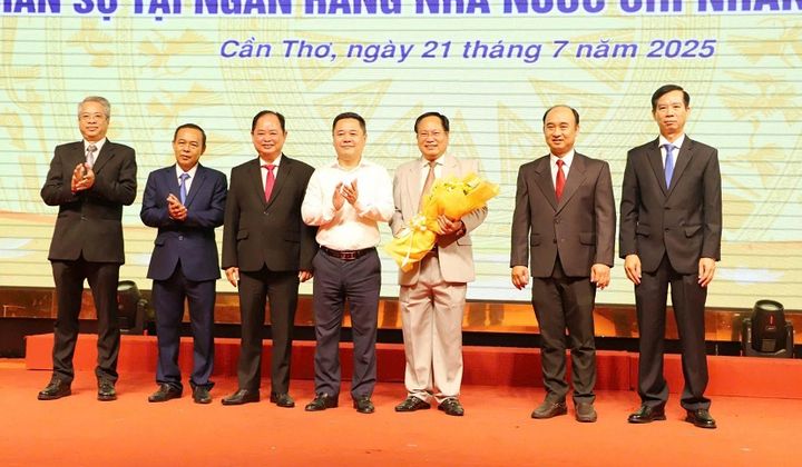 Công bố Quyết định về tổ chức và nhân sự Ngân hàng Nhà nước Khu vực 14