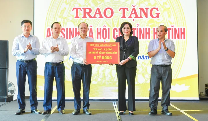 Ngân hàng Nhà nước Việt Nam trao tặng an sinh xã hội tại Hà Tĩnh