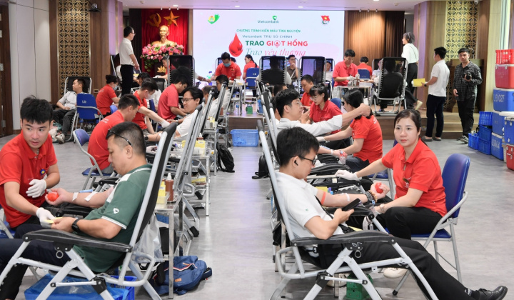Vietcombank: Gần 600 cán bộ, nhân viên Trụ sở chính hiến máu