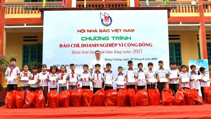 Vietcombank đồng hành chương trình "báo chí, doanh nghiệp vì cộng đồng"